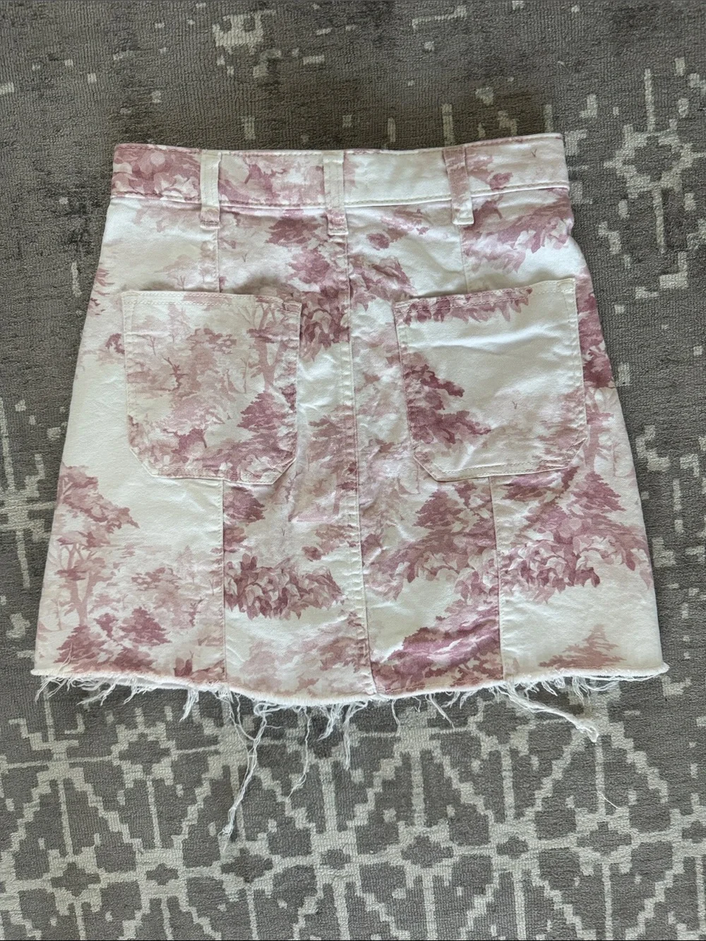Ted Baker London White and Light Pink Toile Button-Front Mini Skirt